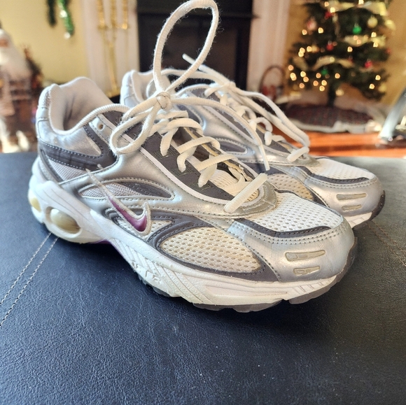 Nike Shoes - RARE WOMEN'S NIKE AIR KANTRA II 2005 SZ 8